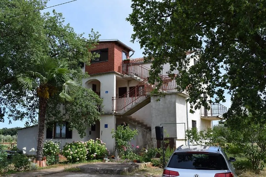 Apartment Bozana 2 location